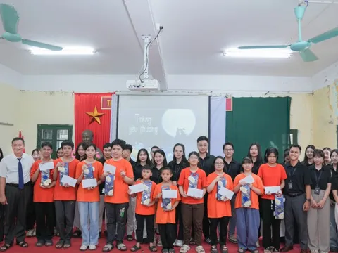 Từ phòng khám đến phòng học: Bác sĩ Vũ Trọng Tiến đồng hành cùng trẻ em khiếm thính