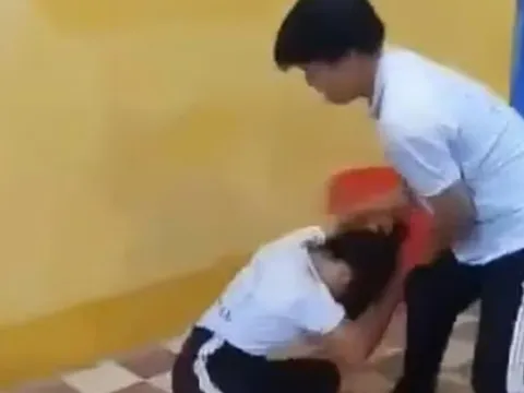 Nam sinh lớp 8 có hành động gây phẫn nộ với bạn nữ ngay trong lớp học