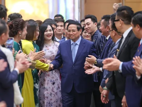 Thủ tướng gặp mặt đại diện doanh nghiệp tiêu biểu nhân Ngày Doanh nhân Việt Nam