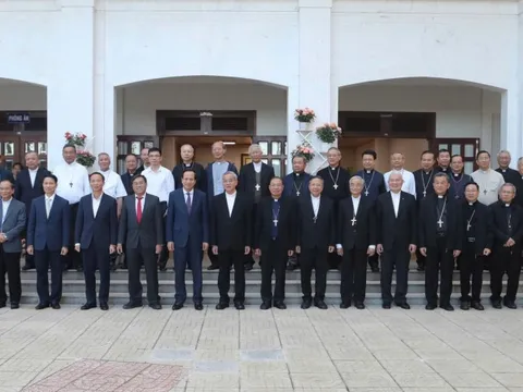 Bộ trưởng Bộ Dân tộc và Tôn giáo gặp mặt, chúc mừng Đại hội Hội đồng Giám mục Việt Nam