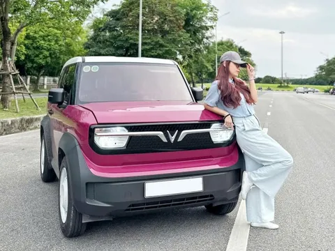 Nữ chủ xe VinFast VF 3: “Tiện lợi cho lái mới, kinh tế cho dân văn phòng”