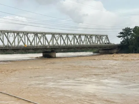 Thông luồng đường thủy trên sông Đuống, sông Lô từ ngày 10/10