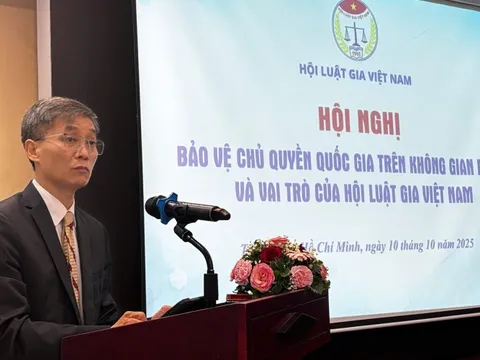 Bảo vệ chủ quyền trên không gian mạng: "Khẩu súng" của ta có thể là bàn phím