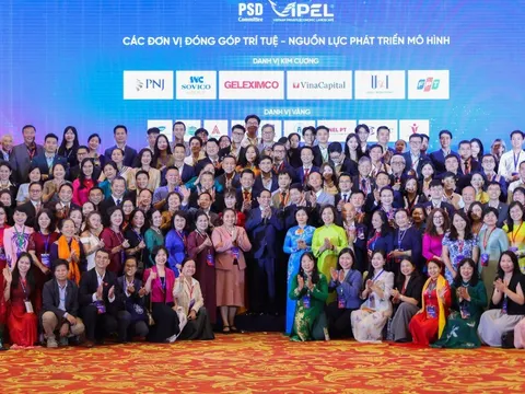 Thủ tướng: Doanh nghiệp, doanh nhân tư nhân '3 tiên phong' để 'công-tư đồng kiến quốc'