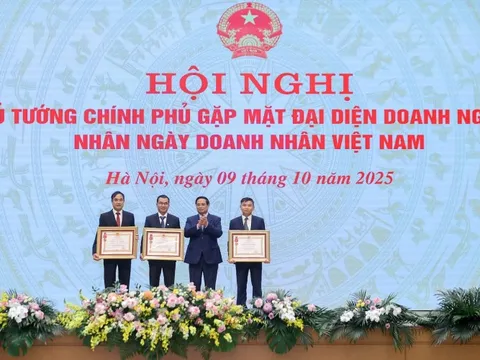 Công ty CP Gỗ An Cường vinh dự được nhận Huân chương Lao động hạng Ba
