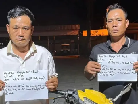 Khởi tố 2 đối tượng đi xe gắn biển số giả, cướp giật dây chuyền 1,3 lượng vàng