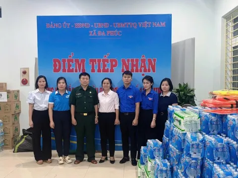 MTTQ xã Tiến Thắng hỗ trợ nhân dân xã Đa Phúc và Trung Giã bị ảnh hưởng do cơn bão số 11