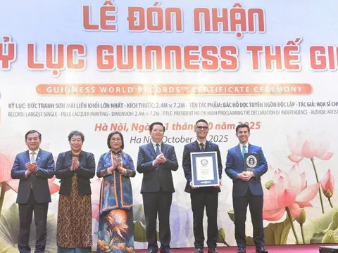 Đón nhận Kỷ lục Guinness Thế giới: Bức tranh sơn mài 'Bác Hồ đọc Tuyên ngôn Độc lập'