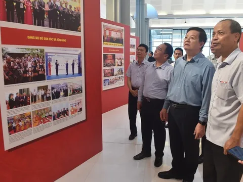 Khẩn trương hoàn thành Triển lãm ảnh, Triển lãm thành tựu văn hóa chào mừng Đại hội Đại biểu Đảng bộ Chính phủ lần thứ nhất