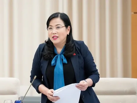 Người dân mua bảo hiểm: Hợp đồng rất dày nhưng có biết hết rủi ro thanh toán?