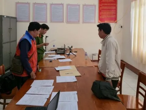 Nhóm nhân viên công ty giao hàng tham ô hơn 400 triệu đồng tiền thu hộ