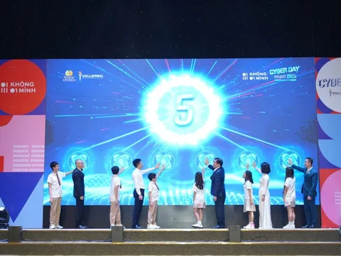 Lan tỏa thông điệp 'Không một mình': Chung tay bảo vệ trẻ em trên không gian mạng
