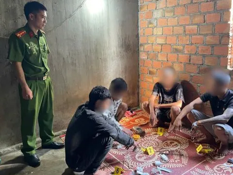 4 thanh niên đang ngủ, mở mắt dậy thấy công an đợi sẵn