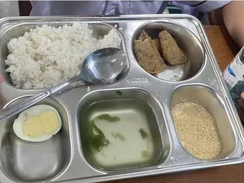 Bản tin 13/10: Yêu cầu kiểm điểm vụ bữa ăn "đạm bạc" của học sinh gây xôn xao dư luận
