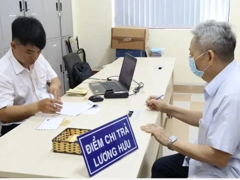 Bộ Nội vụ phản hồi kiến nghị điều chỉnh tuổi nghỉ hưu, lương tối thiểu vùng