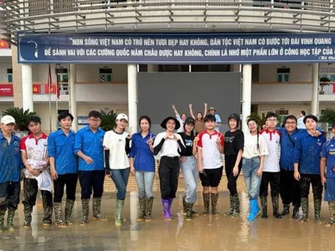 "Bà trùm Hoa hậu" và các Hoa hậu, Á hậu đi dọn rác, dẹp bùn ở Thái Nguyên