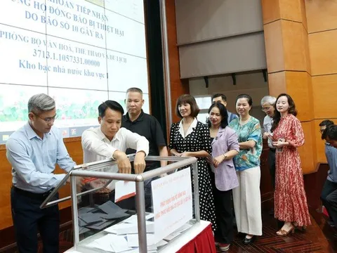 Bộ VHTTDL quyên góp gần 4,3 tỷ đồng ủng hộ đồng bào bị thiệt hại do bão lũ