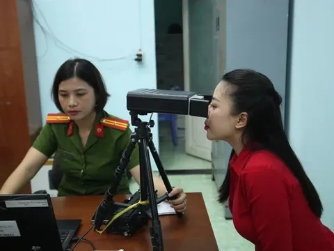 Đề xuất quy trình thu nhận sinh trắc học giọng nói, mống mắt