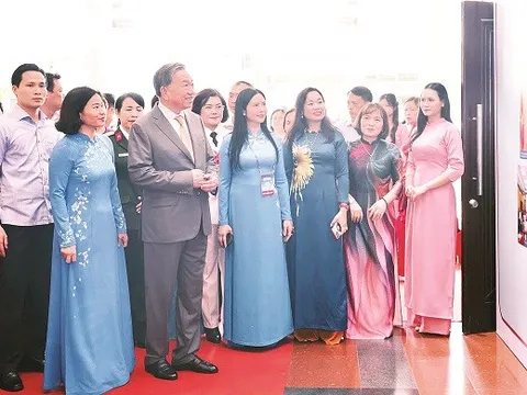 Phụ nữ Việt Nam đổi mới sáng tạo, xây dựng đất nước phát triển hùng cường