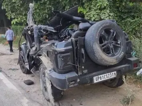 Xe Jeep chạy quá tốc độ tông trúng 2 chị em, 1 người tử vong, 1 người nguy kịch