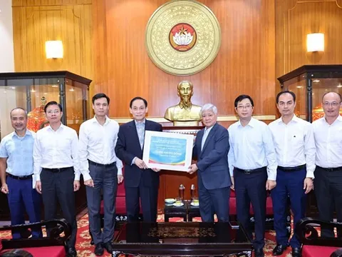 MTTQ Việt Nam tiếp nhận 12 tỷ đồng từ Bộ Ngoại giao và cộng đồng người Việt Nam ở nước ngoài ủng hộ đồng bào bị ảnh hưởng bởi bão lũ