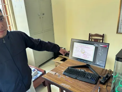 Khởi tố đối tượng làm giả văn bằng chứng chỉ của nhiều trường đại học