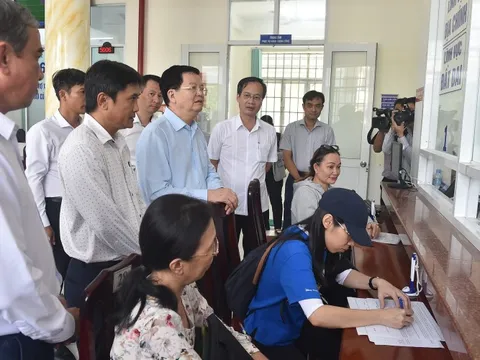 Phó Thủ tướng Mai Văn Chính kiểm tra mô hình chính quyền 2 cấp tại Đồng Tháp