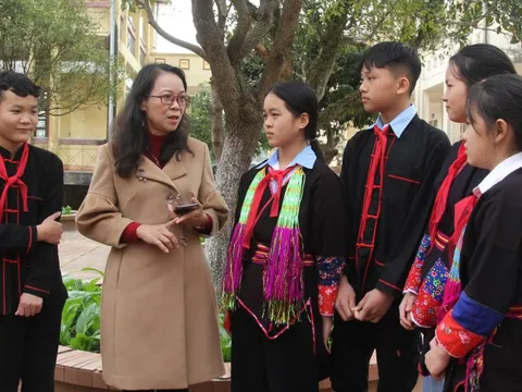 Từ làng Ao Bon đến Trung ương: Hành trình vượt lên định kiến của một người phụ nữ Tày