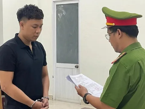Bản tin 20/10: Công an "dỏm", chuốc say rồi hiếp dâm thiếu nữ đã bị bắt