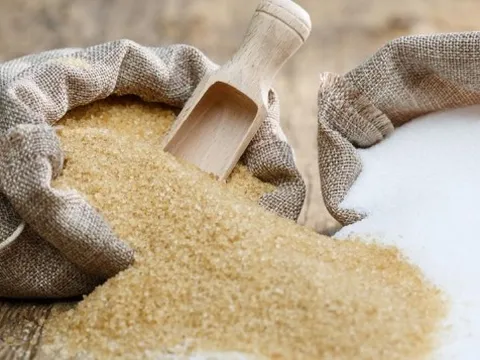 Bộ Công Thương phân giao hạn ngạch nhập khẩu 100.000 tấn đường