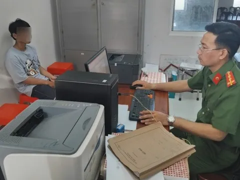 Thanh niên 18 tuổi trộm vàng, tiền của ông bà để nạp thẻ game