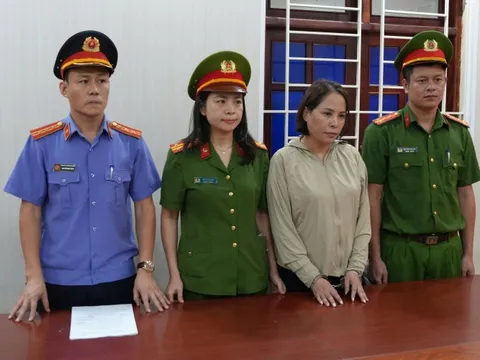 Bắt tạm giam giám đốc công ty sản xuất, buôn bán dầu ăn giả