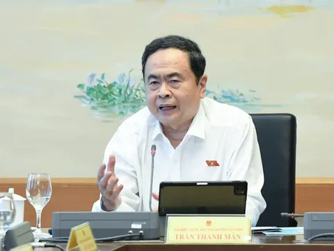 Chủ tịch Quốc hội: Cần khuyến khích tư nhân đầu tư sân bay