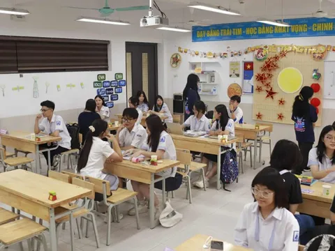 Học sinh THCS khám phá bí quyết "vượt vũ môn" tại Unboxing Day 2025