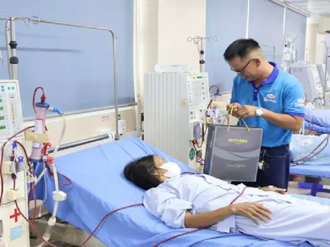 LC Foods trao 30 suất quà cho bệnh nhân lọc máu tại Bệnh viện Đa khoa Ba Vì