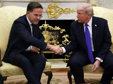 Ông Trump hủy họp với ông Putin, có động thái dứt khoát với cả Nga và Ukraine