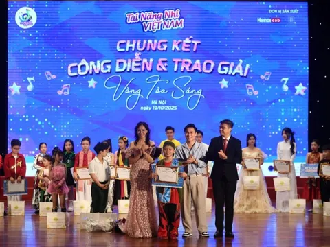 Hoàng Minh Trí giành ngôi Quán quân “Tài năng nhí Việt Nam 2025” nhờ tái hiện "Concert A80" thu nhỏ