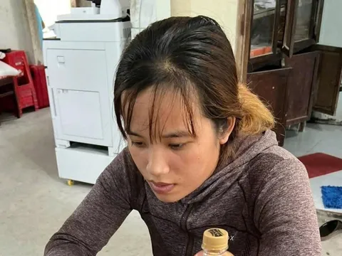 Bắt cô gái trẻ lừa cụ ông 89 tuổi vào chòi vắng dùng vũ lực cướp tiền, vàng