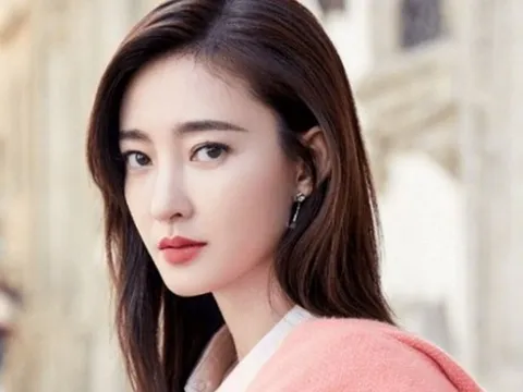 Nữ diễn viên nổi tiếng bị hàng chục người kéo đến phim trường đòi tiền