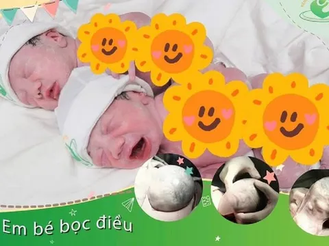 Ca sinh đôi hiếm gặp: Em bé chào đời vẫn còn nguyên vẹn trong "bọc diều"