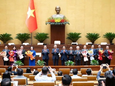 Kiện toàn nhân sự Tổng Thư ký Quốc hội và hai Chủ nhiệm Ủy ban của Quốc hội