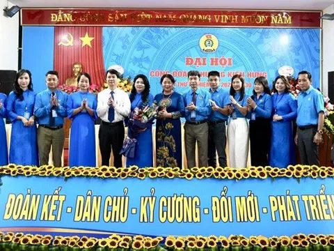 Đồng chí Nguyễn Thị Tạo là Chủ tịch Công đoàn phường Kiến Hưng