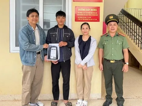 Nhận 879 lượt chuyển tiền trong một ngày, nam thanh niên vội trình báo công an
