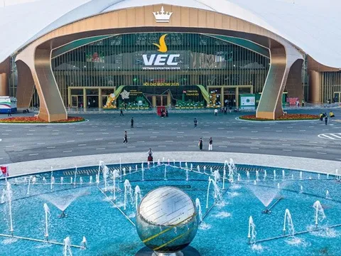 Cận cảnh siêu hội chợ Mùa Thu quy tụ "6 cái nhất"
