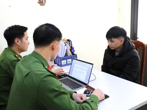 Khởi tố nam thanh niên tông xe máy vào Đại úy công an trong tổ công tác kiểm tra nồng độ cồn