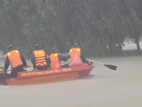 Lũ trên sông Hương, sông Bồ vượt báo động 3, TP. Huế ban hành công điện khẩn