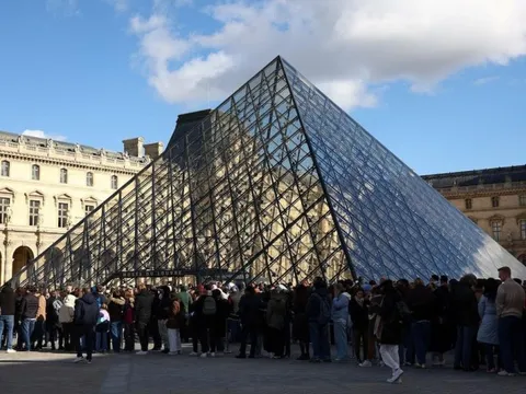 Vụ trộm ở bảo tàng Louvre: Nghi phạm đã bị bắt giữ tại Paris