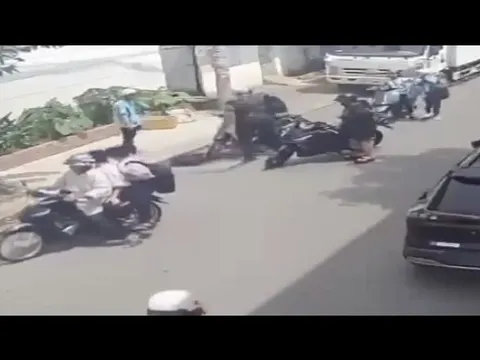 Nam thanh niên chở theo bạn gái dùng mũ bảo hiểm đánh 1 học sinh xuất huyết não khai gì?
