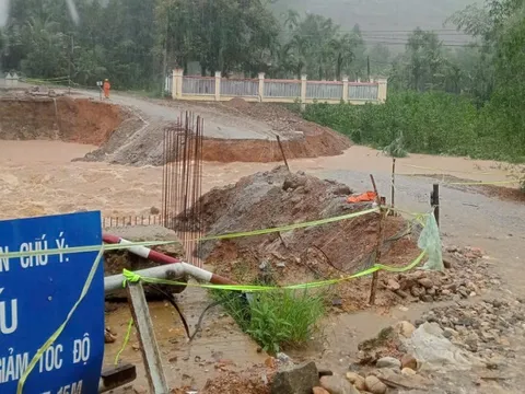Mưa lớn trên diện rộng tại Đà Nẵng, các hồ thủy điện bắt đầu xả nước
