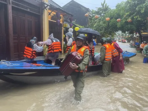 Lũ đặc biệt lớn trên sông Vu Gia - Thu Bồn, có thể vượt đỉnh lũ năm 2007